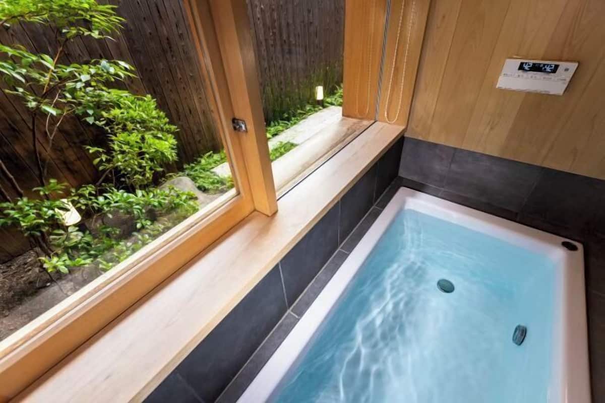 2 bedrooms, free WiFi