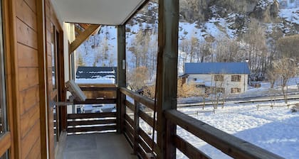 APARTMENT FOR 6 PEOPLE WITH POOL ACCESS