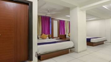 Deluxe Double Room | Desk, free WiFi, bed sheets
