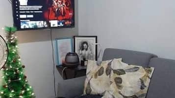 City Condo | Living area