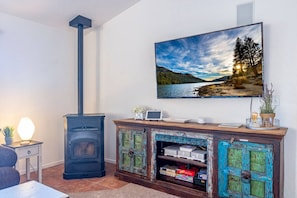 Televisión, chimenea