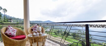 Chail Cabana 3BHK Villa - King sized be,Wi-Fi+Garden+BBQ+Bonfire