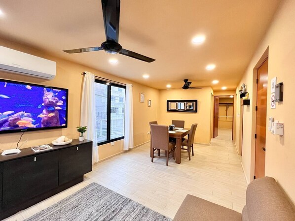 Interior - Modern 2BR Apt downtown 10 mins from Beach #2 (Cancún)