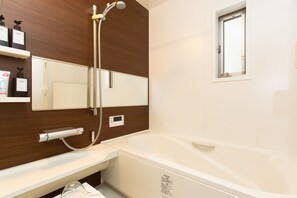 Casa Confort | Baño | Amenidades de baño gratuitas y toallas 
