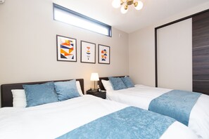 Comfort House | 4 bedrooms, blackout drapes, iron/ironing board, free WiFi - TY HOUSE IKUNO (Osaka)