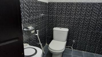 Standard Apartment, 1 Bedroom | Bathroom | Shower, free toiletries, towels, soap