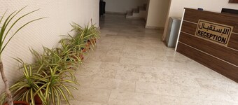 Super Oyo 147 Babylon Furnished Apartment