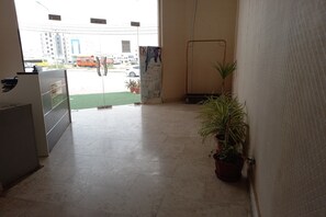 Reception - Super Oyo 147 Babylon Furnished Apartment (Salalah)
