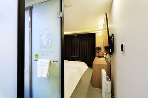 In-room safe, desk, blackout curtains, free WiFi