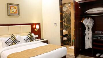 Deluxe Room | Soundproofing, free WiFi, bed sheets