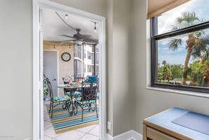 Dining - Walk to Beach | Water View | Heated Pool plus Heated Baby Pool | Clay Tennis Courts (Siesta Key)