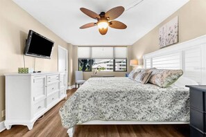 2 Schlafzimmer, Schreibtisch, Bügeleisen/Bügelbrett, kostenloses WLAN