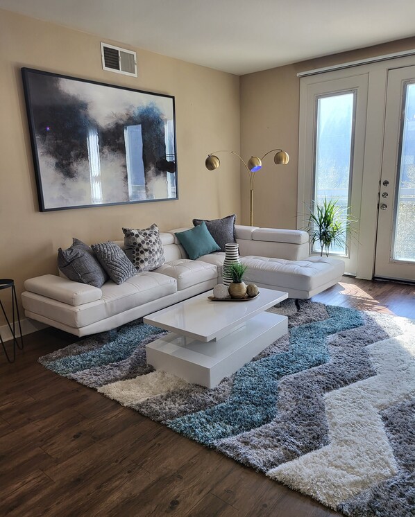 Modern loft overlooking downtown Fort Worth's Cultural District Fort