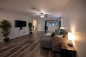 Smart TV, caminetto