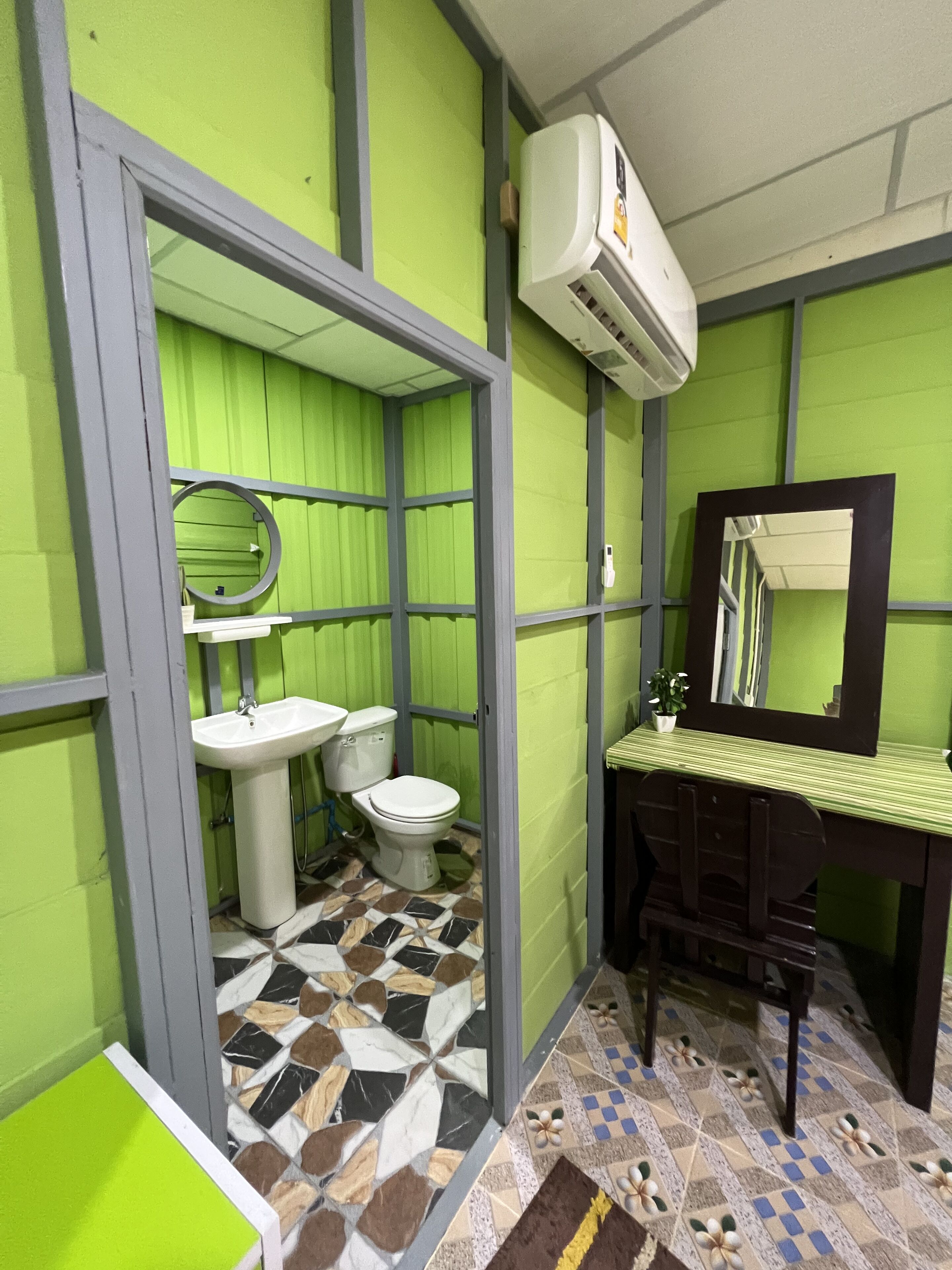 Deluxe Studio Suite | Air conditioning