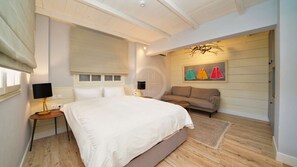 7 bedrooms, iron/ironing board, free WiFi