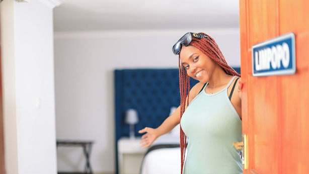 Executive Double Room | In-room safe, desk, iron/ironing board (on request), WiFi (free) - Green Lagoon Guest House (Gaborone)