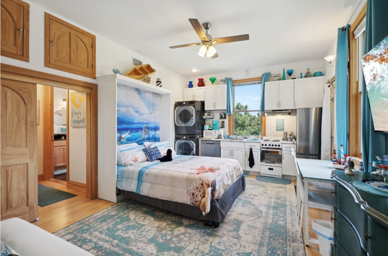 8 bedrooms, iron/ironing board, WiFi