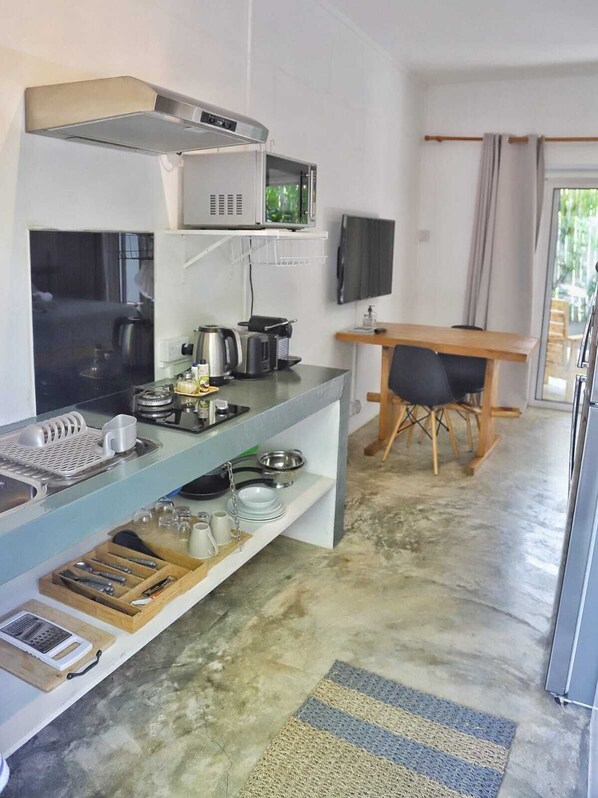 Fridge, microwave, stovetop, coffee/tea maker - Otium Studio 3 Le Morne (Coteau Raffin)