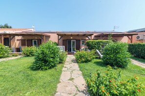 Exterior - Dimora Apartments 50m From Beach (Stintino)