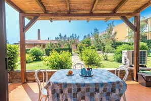 Family Apartment, Multiple Bedrooms (Dimora Oleandro 50m From Beach) | Outdoor dining