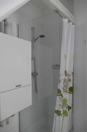 Shower, hair dryer, towels - Vacation apartment in the beautiful monastery town of Rehna (Rehna)