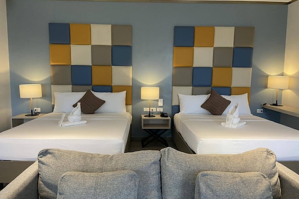 Phòng 2 giường đơn Premier | Bộ đồ giường cao cấp, bàn ủi/dụng cụ ủi quần áo