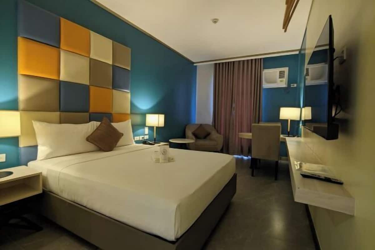 1 bedroom, premium bedding, iron/ironing board, free WiFi