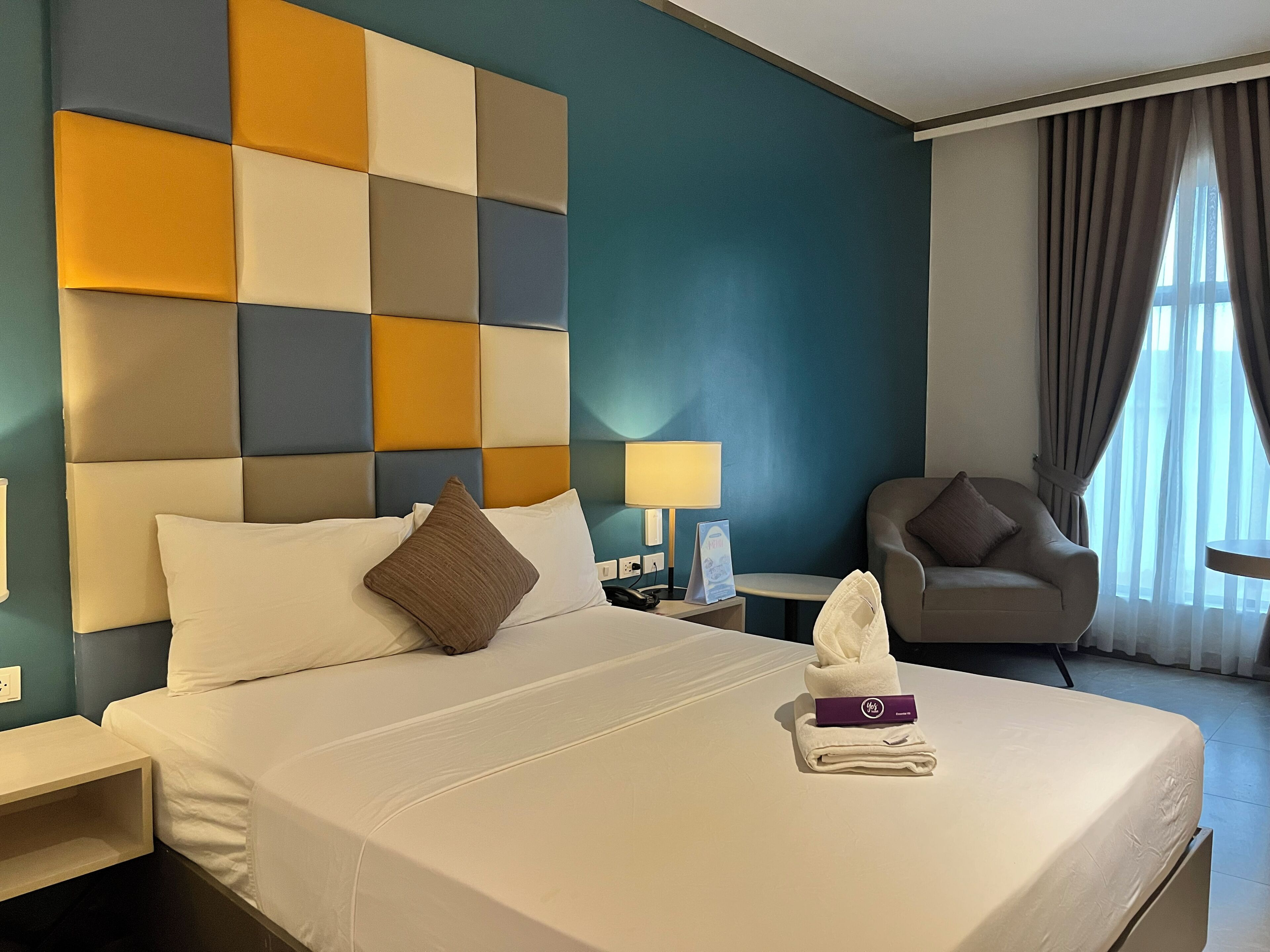 Premier Room | Premium bedding, iron/ironing board, free WiFi, bed sheets