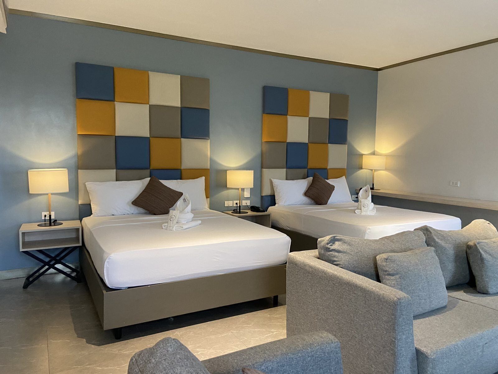 Premium bedding, iron/ironing board, free WiFi, bed sheets