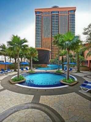 3 indoor pools, open 7:00 AM to 8:00 PM, pool umbrellas - BERJAYA TIMES SQUARE SERVICE RESIDENCES  (Kuala Lumpur)