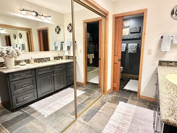 Shower, hair dryer - Mountain Harbor Holiday Roost at Whitefish Lake (Whitefish)