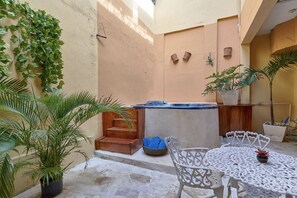 Dining - Sunset Terrace Suite: Stylish 1BD/1BA Oasis with Views of the Zona Colonial (Santo Domingo)