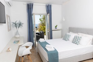 Panoramic Villa, 3 Bedrooms, Hot Tub, Sea View | Pillow-top beds, in-room safe, desk, laptop workspace - Sensia (Santorini)