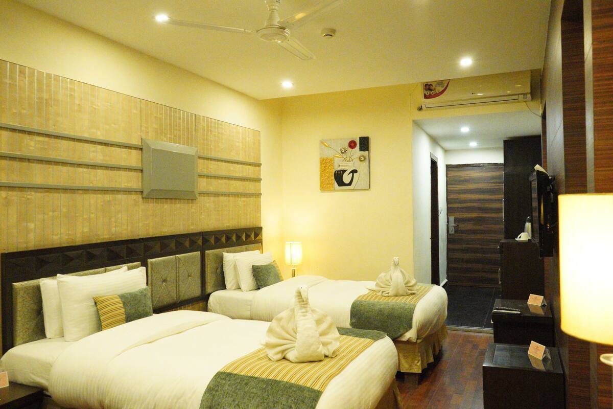 Executive Room with Valley View | 折叠床/加床（额外收费）、床单