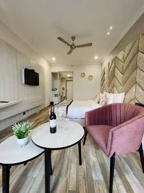 Deluxe Room with Valley View | Camas extra y ropa de cama 