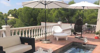 Villa 210 M2, enchantement garanti, domaine de 9000 m2, 5min mer et golf