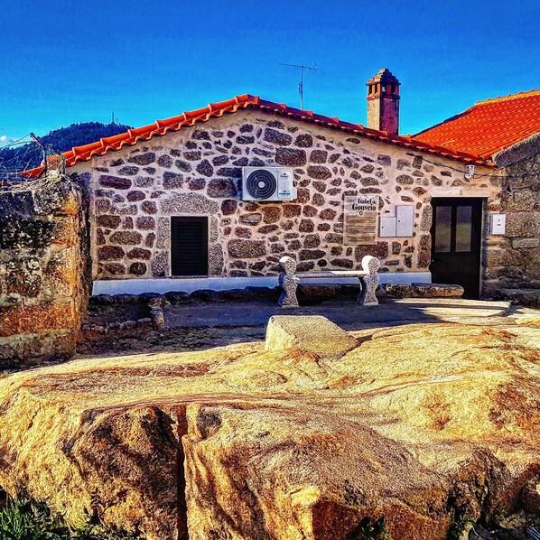 Property grounds - House in the historic center  (BELMONTE)