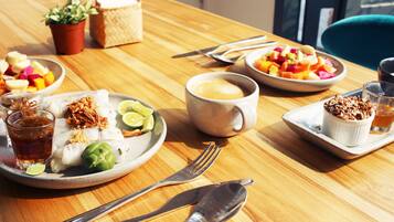 Komplett frokost er inkludert hver dag