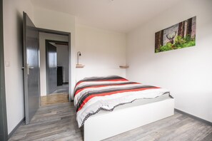 2 Schlafzimmer, Bügeleisen/Bügelbrett, Reisekinderbett, WLAN