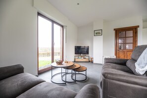 Fernseher, Videospielkonsole, Bücher