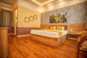 Deluxe Room | 1 bedroom, desk, soundproofing, free WiFi - Hotel Sao Vàng (Bao Loc)