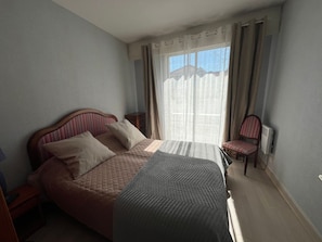 2 bedrooms