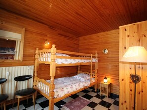 2 bedrooms