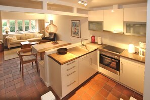 Køleskab, ovn, kogeplade, opvaskemaskine