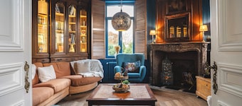 Spacious villa with 6 beautifully decorated bedrooms set in 80 acres of parkland