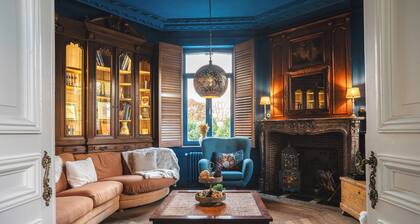 Spacious villa with 6 beautifully decorated bedrooms set in 80 acres of parkland