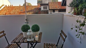 Outdoor dining - Two-room apartment in P.Romana under ancient exposed beams (Milano)