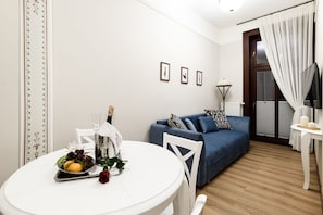 1 bedroom, in-room safe, travel cot, free WiFi - Ariańska 16 Apart Residence by NEARTO (Kraków)