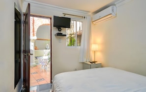 1 bedroom, desk, iron/ironing board, free WiFi
